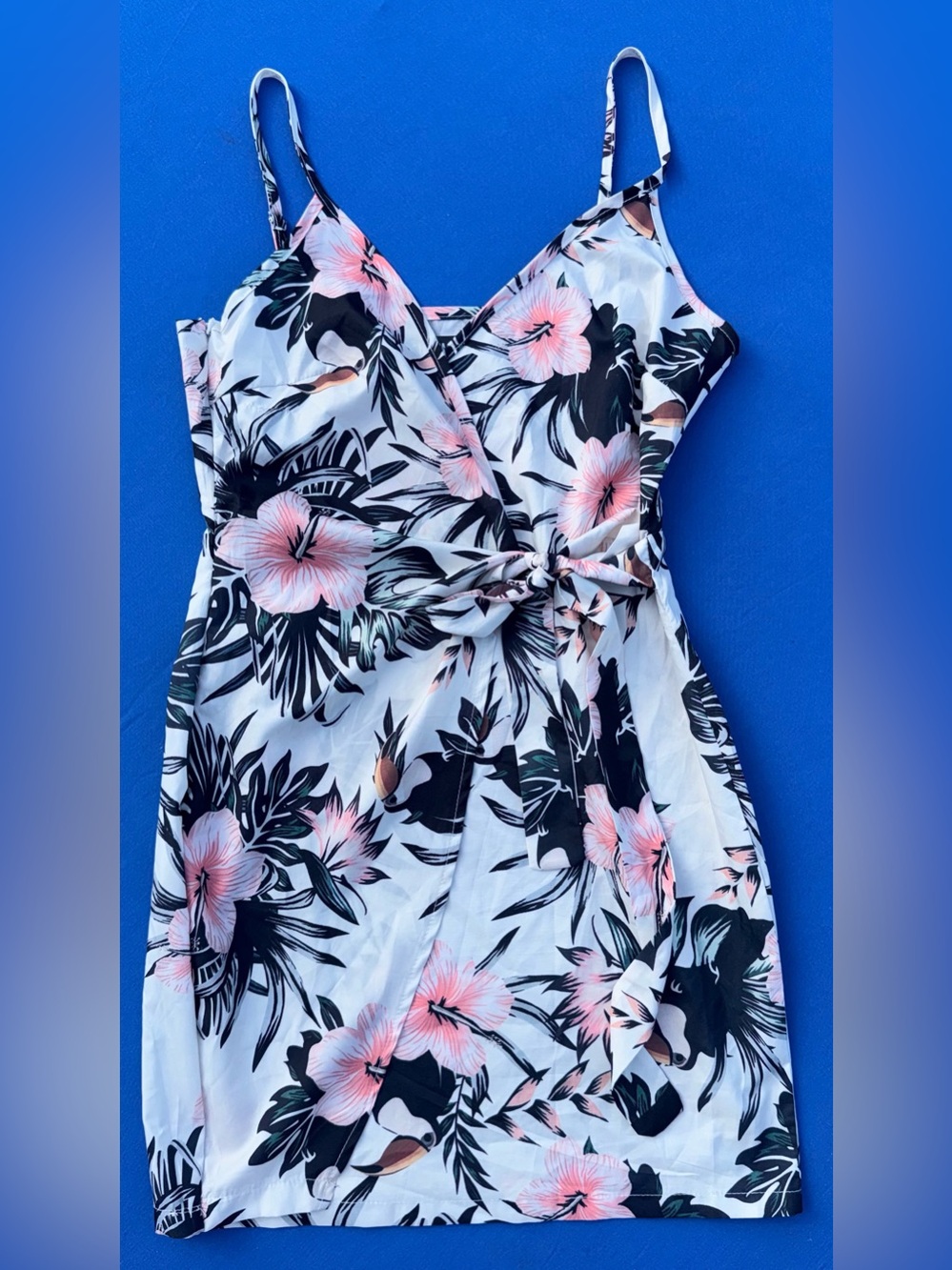 chicMe Black and White Label - Size M